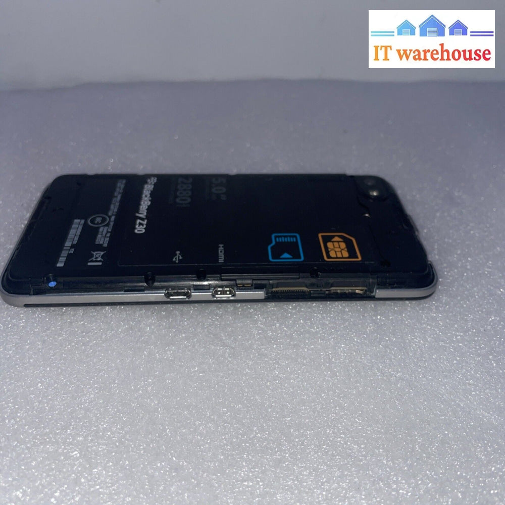 Blackberry Z30 Sta100-5 16Gb Black Smartphone (Carrier: Rogers & Fido)