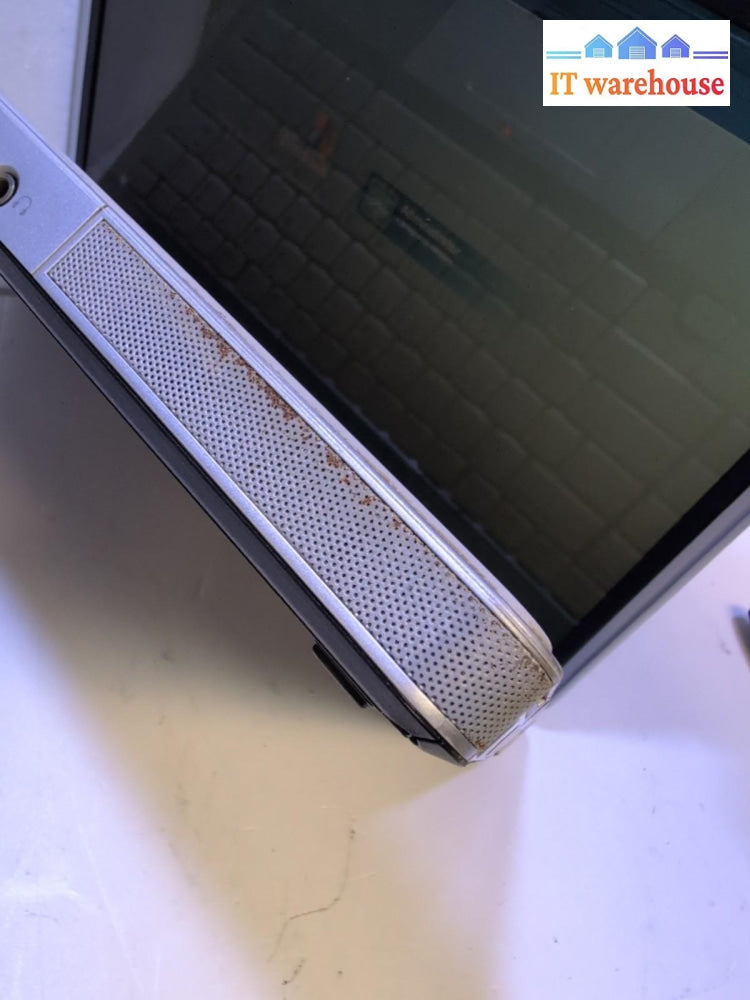 Compaq Predation V2000 14" Laptop Intel T2300 CPU /504MB /120GB /Windows XP  -