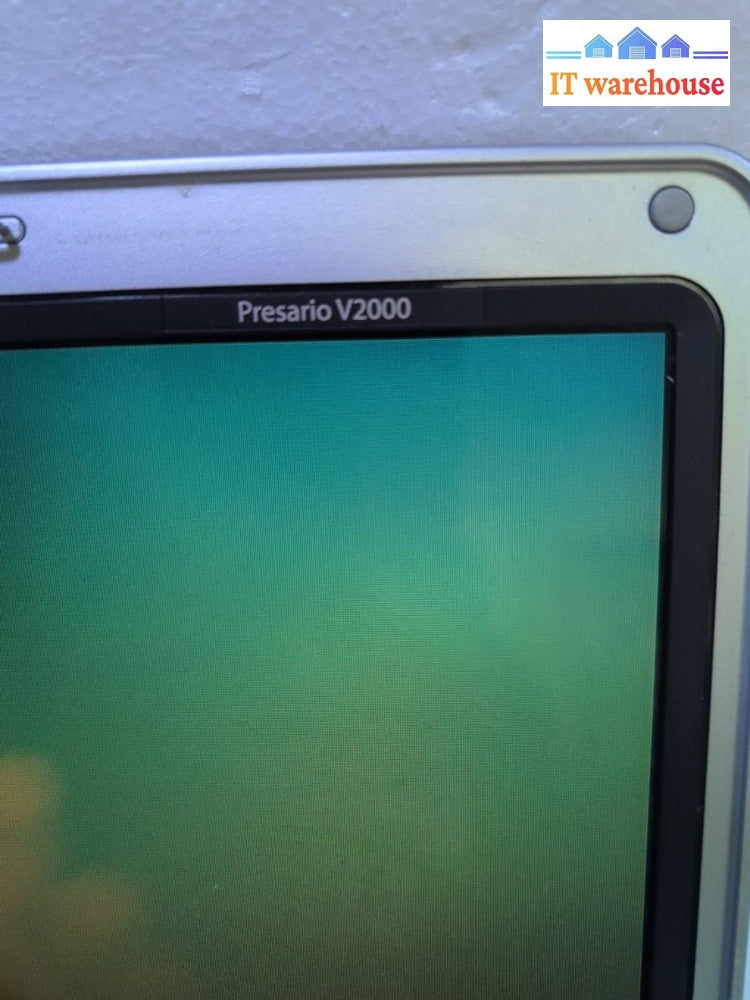 Compaq Predation V2000 14" Laptop Intel T2300 CPU /504MB /120GB /Windows XP  -