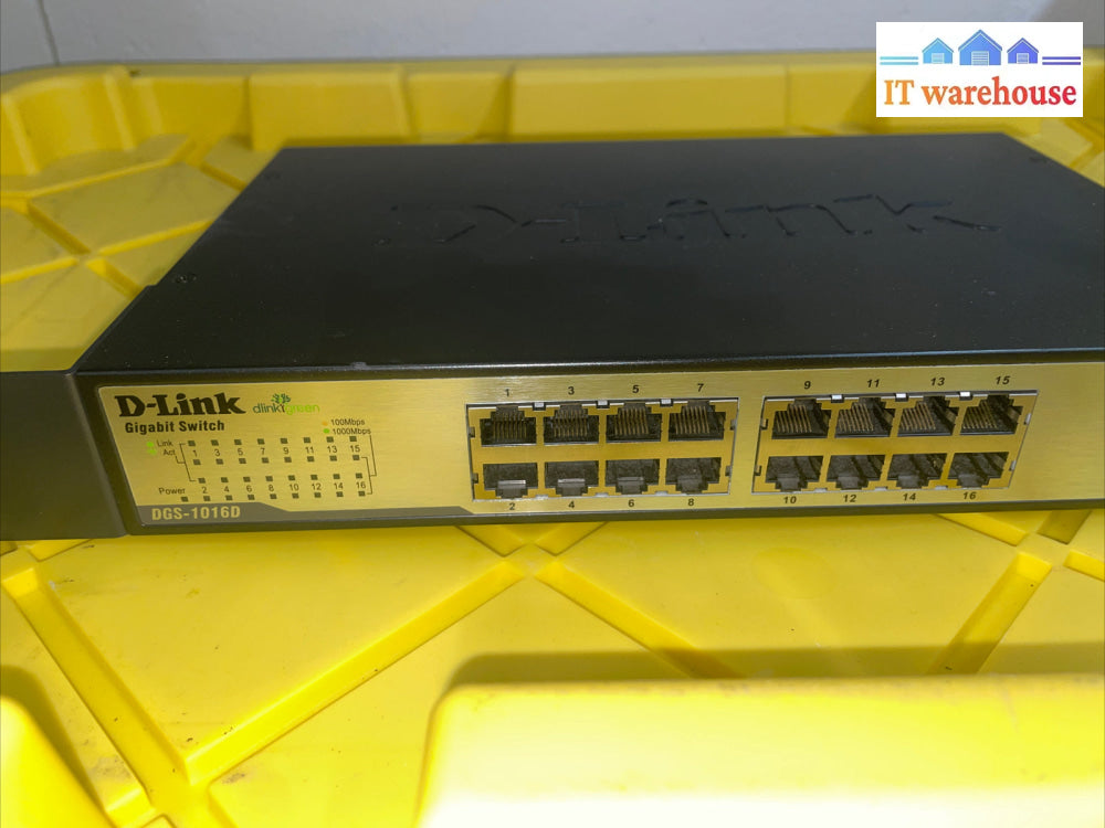 D-Link DGS-1016D 16-port 10/100/1000mbps Gigabit Ethernet Switch / Rack Ears
