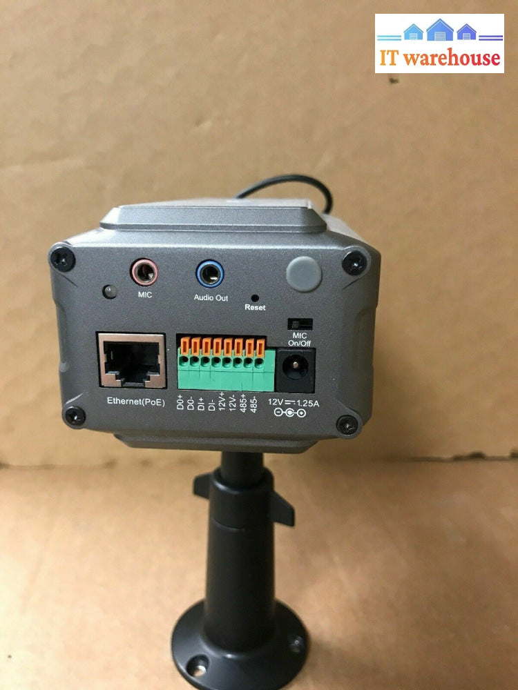 D-Link SecuriCam network DCS-3110 Camera w/ 4.5-10mm f1.6 +stand. .