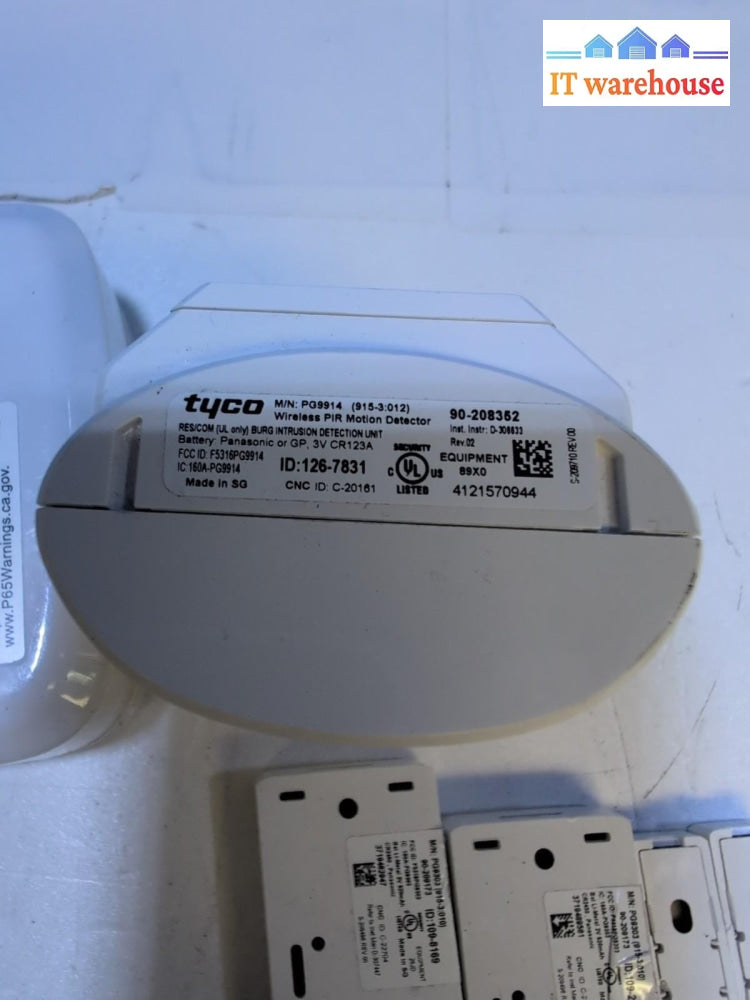 DSC PowerG Security Kit: PG9914 Motion+ADC-W110 Smart Plug +2x PG9303 Contact -