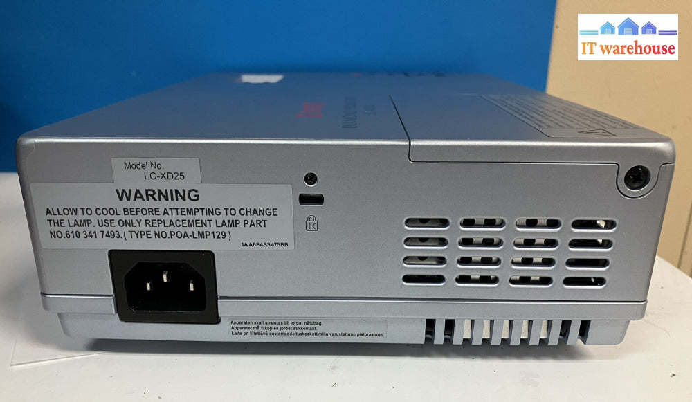 ~ Eiki LC-XD25U Projector Chassis No. KT7-XD2500 Dimond Projector W/ Bag