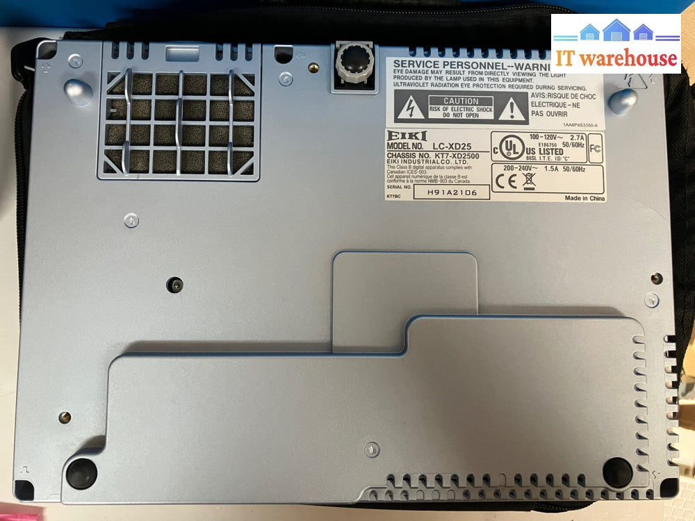 ~ Eiki LC-XD25U Projector Chassis No. KT7-XD2500 Dimond Projector W/ Bag