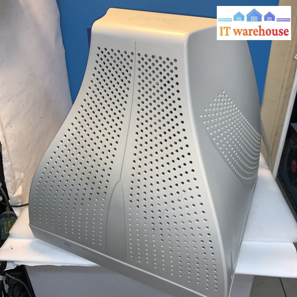 Flat screen ~ AOC FT700 17” CRT VGA Monitor Retro Gaming Display 1280 x 1024