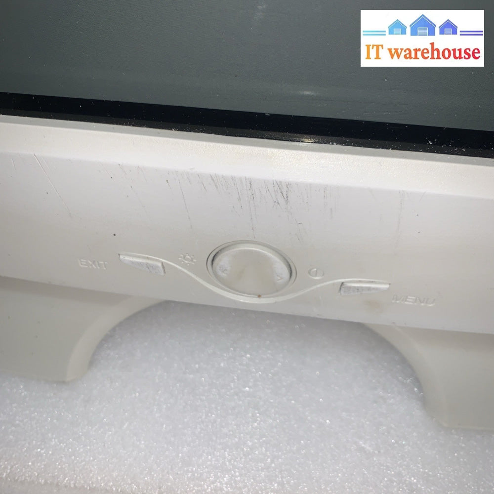 Flat screen ~ AOC FT700 17” CRT VGA Monitor Retro Gaming Display 1280 x 1024