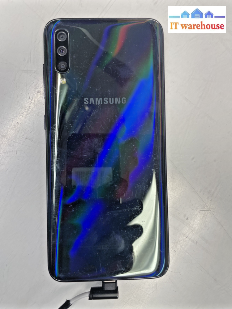 Galaxy A70 128GB with small crack   (Unlocked)  Tested  +