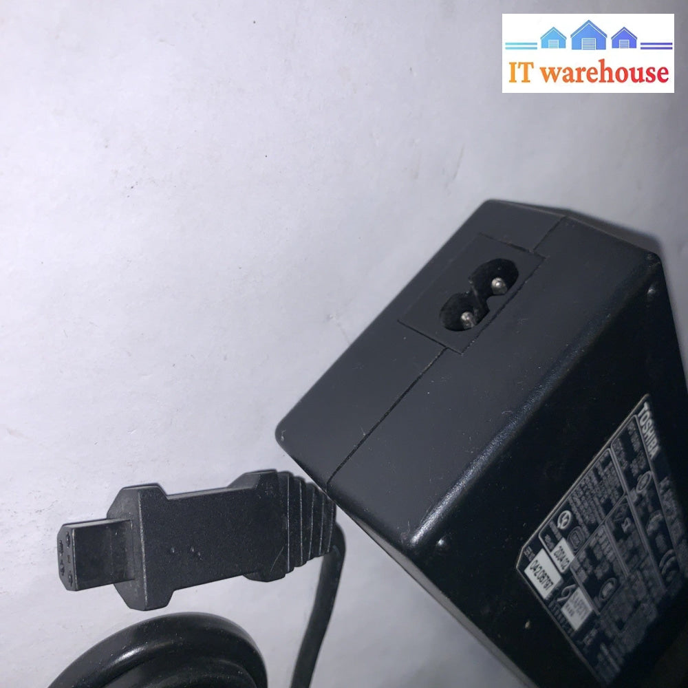 Genuine Toshiba Power Adapter Plug 4 Pin PA3237U-1ACA 15V 8A