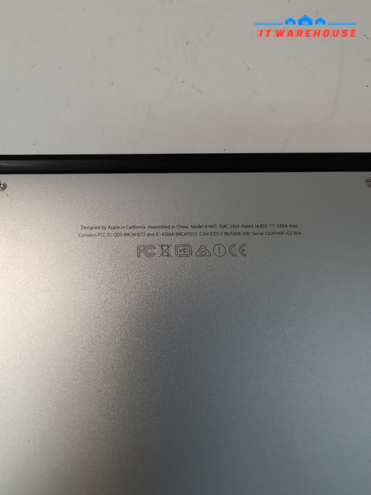 (GRADE A) Apple MacBook Air 11" A1465 2015  i5 - 1.6GHz/128GB SSD/4GB/OS 10. 13-