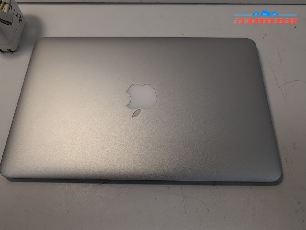 (GRADE A) Apple MacBook Air 11" A1465 2015  i5 - 1.6GHz/128GB SSD/4GB/OS 10. 13-