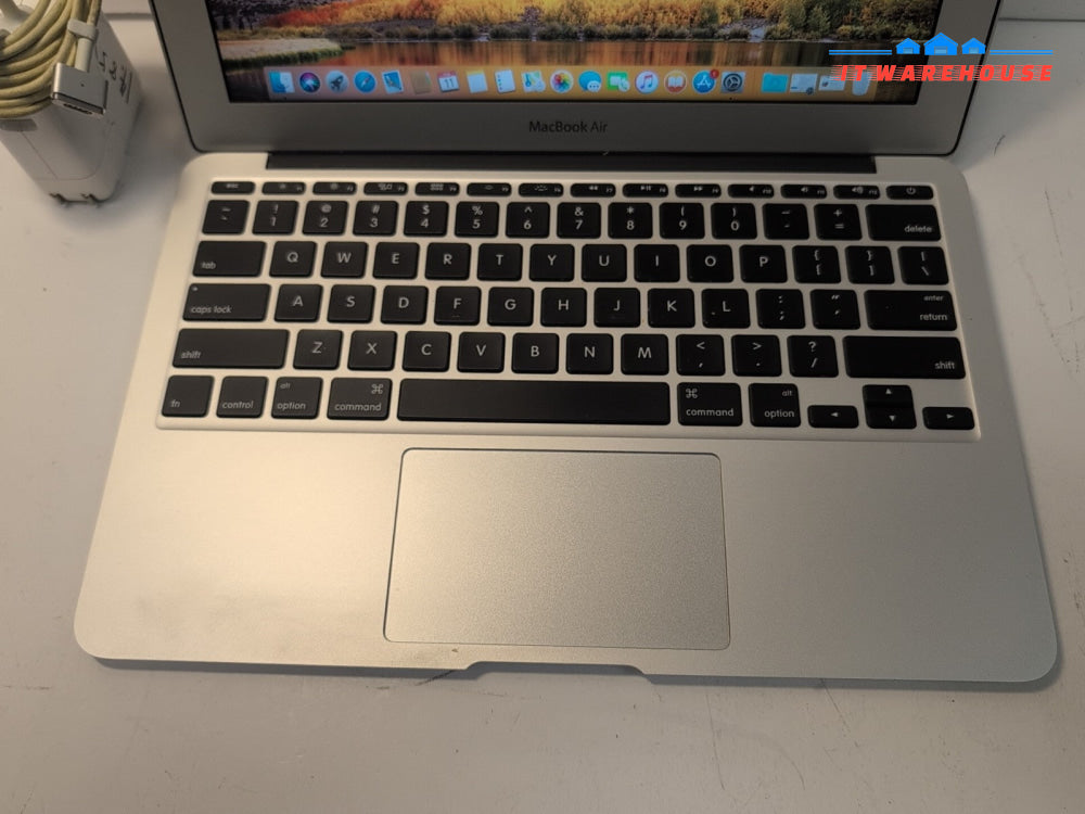 (GRADE A) Apple MacBook Air 11" A1465 2015  i5 - 1.6GHz/128GB SSD/4GB/OS 10. 13-