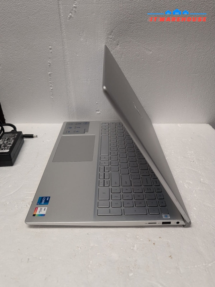 GRADE A Dell Inspiron 15 5000 15.6" Touch Laptop i7-1165G7/12GB/512GB NVMe/W11 -