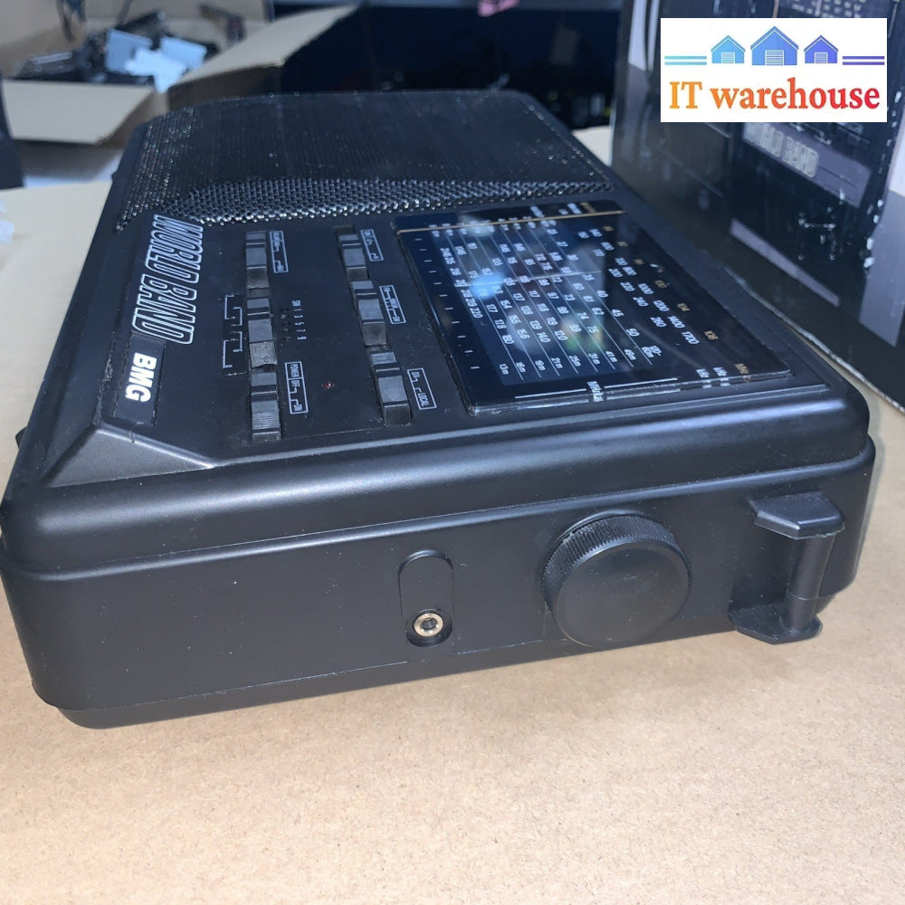 Grade A - World Band BMG RS-1996 Radio