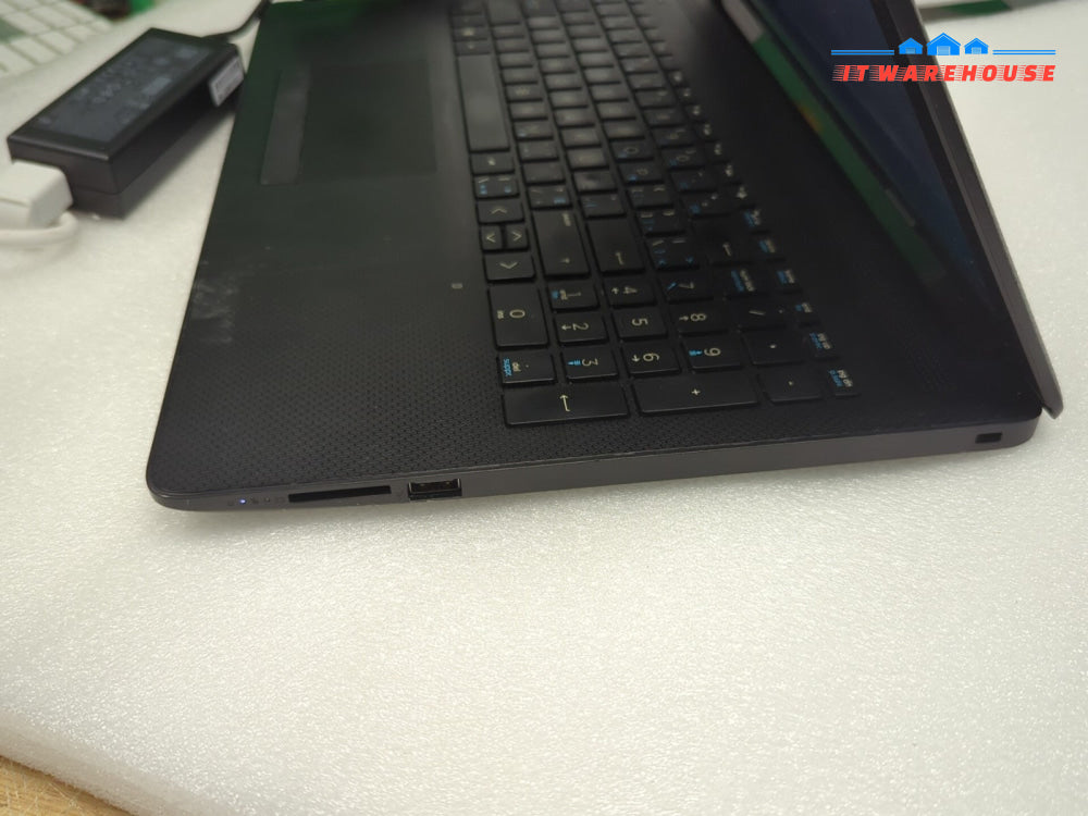 HP 15-db0108ca 15.6’’ Laptop AMD A6-9225 CPU/8GB RAM/250GB SSD/Win10 (Read*)