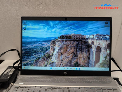 HP Pavilion 15-CW000 15.6" TOUCH LAPTOP  Ryzen 3 2200U /12GB/240GB SSD/WIN 11 -