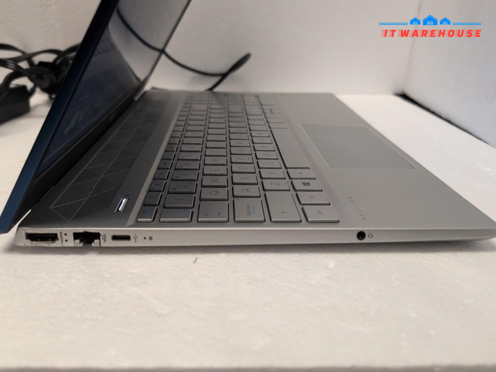 HP Pavilion 15-CW000 15.6" TOUCH LAPTOP  Ryzen 3 2200U /12GB/240GB SSD/WIN 11 -