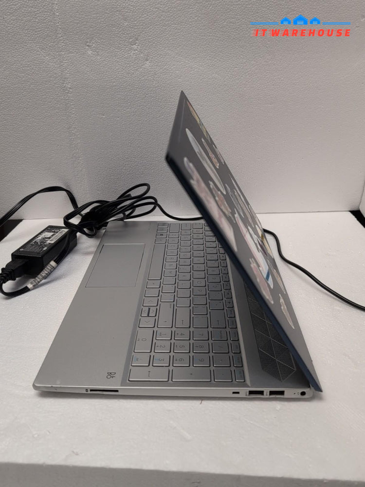 HP Pavilion 15-CW000 15.6" TOUCH LAPTOP  Ryzen 3 2200U /12GB/240GB SSD/WIN 11 -
