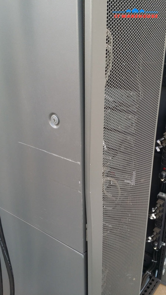 HP StorageWorks EVA8100  full size 42U rack only