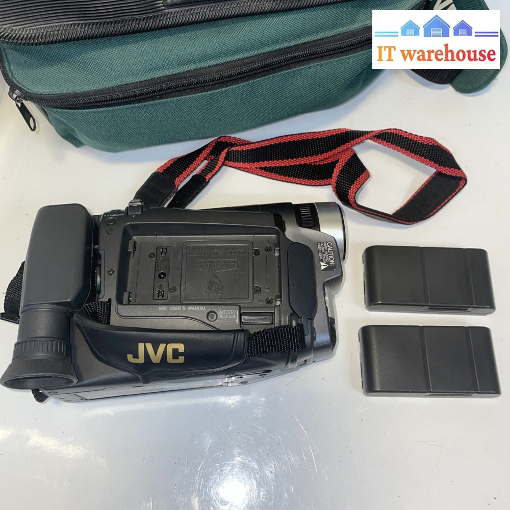 JVC GR-SXM320U Compact VHS Camcorder - Good Shape/no charger