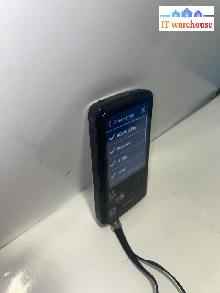 Kodak PlayTouch Video Camera (16GB SD card)