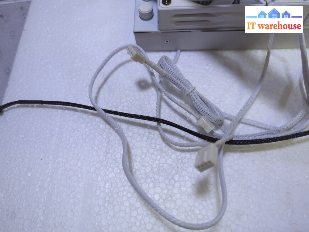- Lian Li Galahad Aio 240 Rgb White Cpu Liquid Cooler (Missing Parts Read)