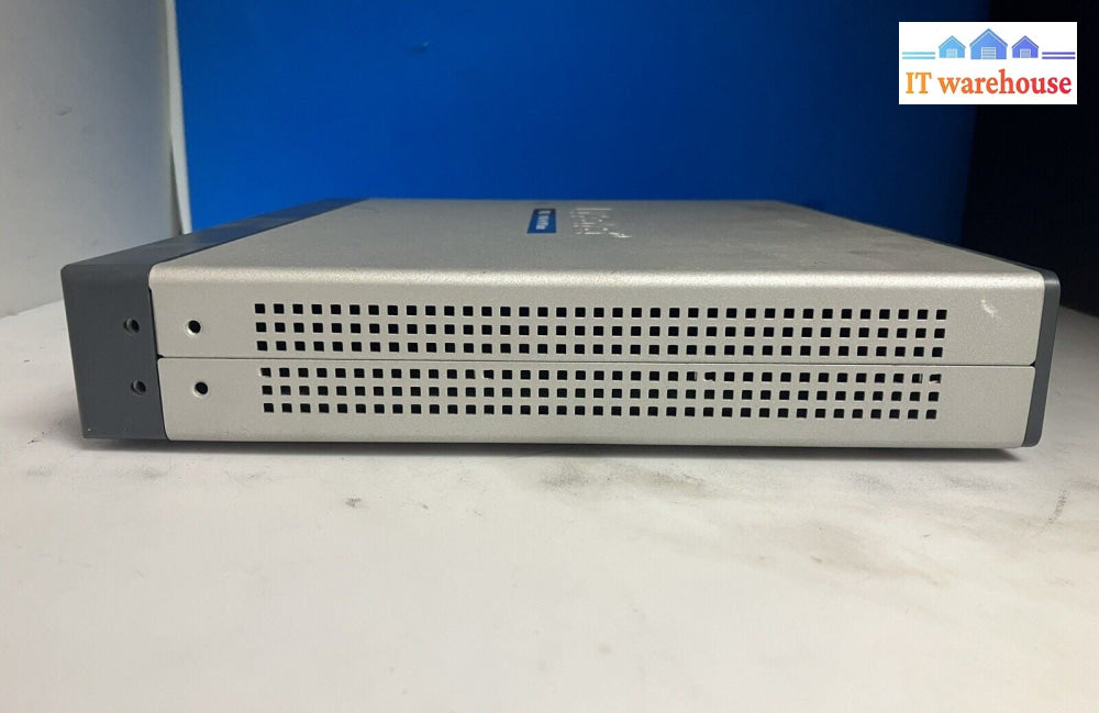 Linksys RV082 100 Mbps 8-Port 10/100 Wired VPN Router Gateway ~
