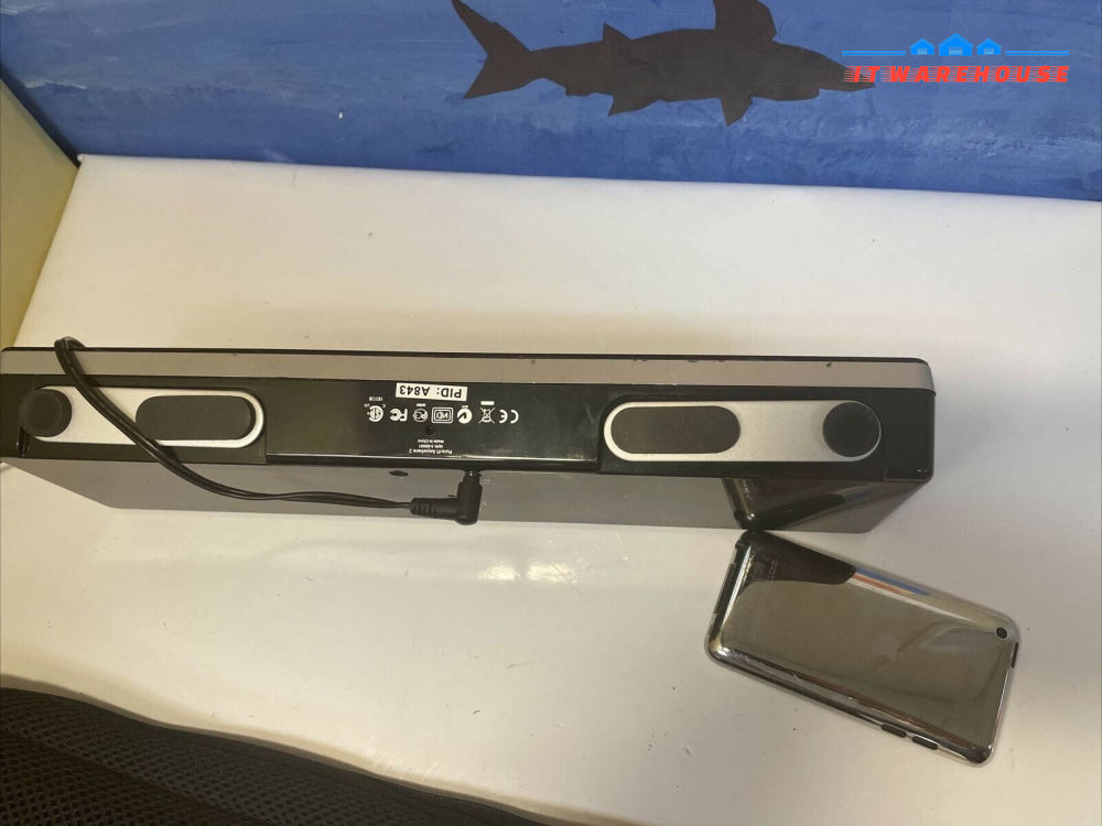 Logitech PURE-FI Anywhere 2 Docking Speaker System + Apple A1367 iPod Touch 4th 