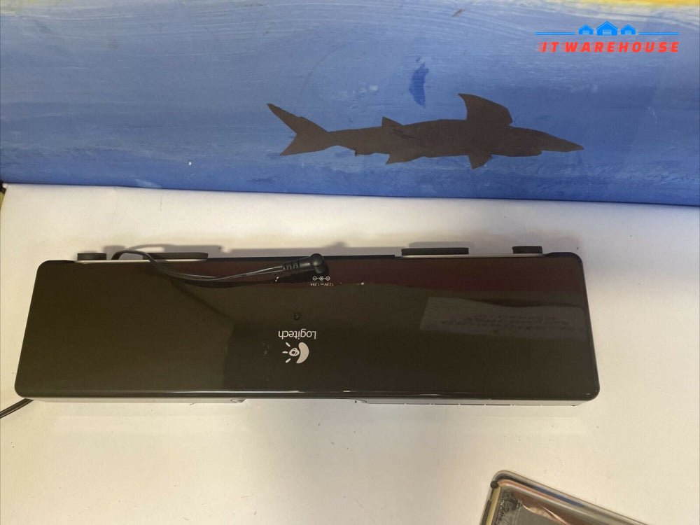 Logitech PURE-FI Anywhere 2 Docking Speaker System + Apple A1367 iPod Touch 4th 