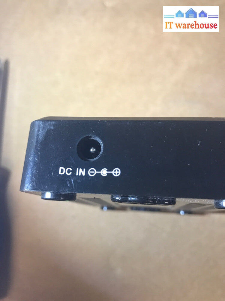 Lot of 5 AirLink 101 8-port 10/100/1000 Gig Green switch AGSW802