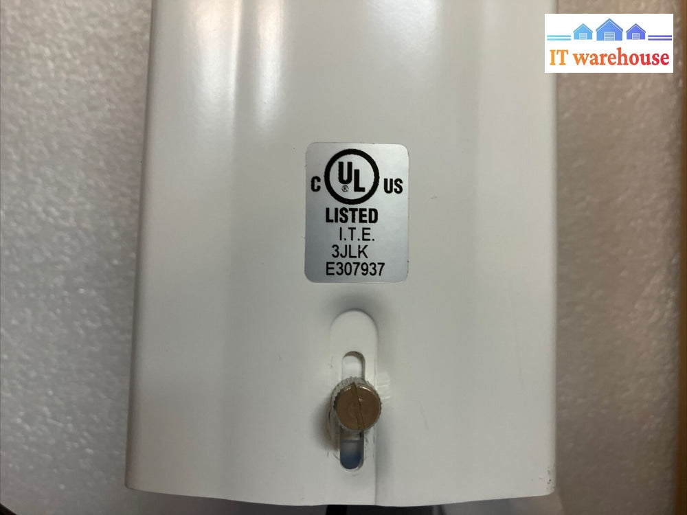 New Hikvision Ds-2Cc172N-Wp 2.7-13Mm Ir Bullet Camera Indoor / Outdoor Ip66 ~