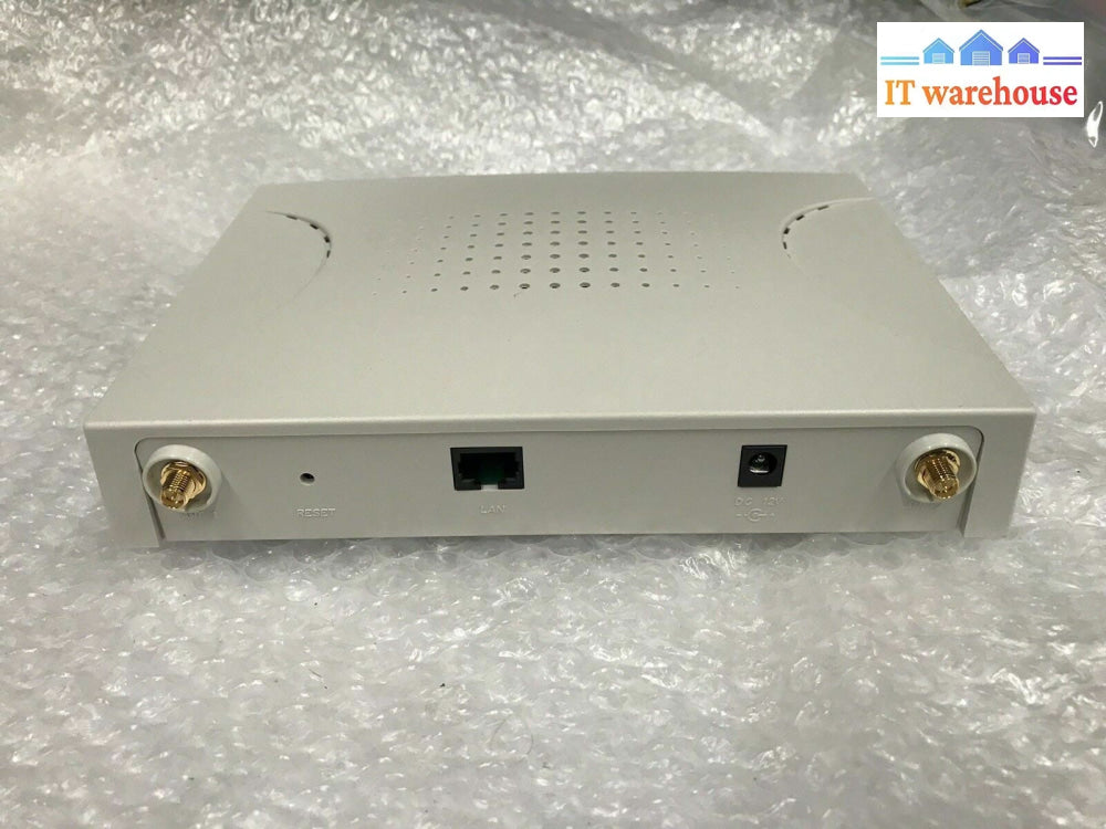 NEW IN BOX APERTO ROUTER  PM510-25   .