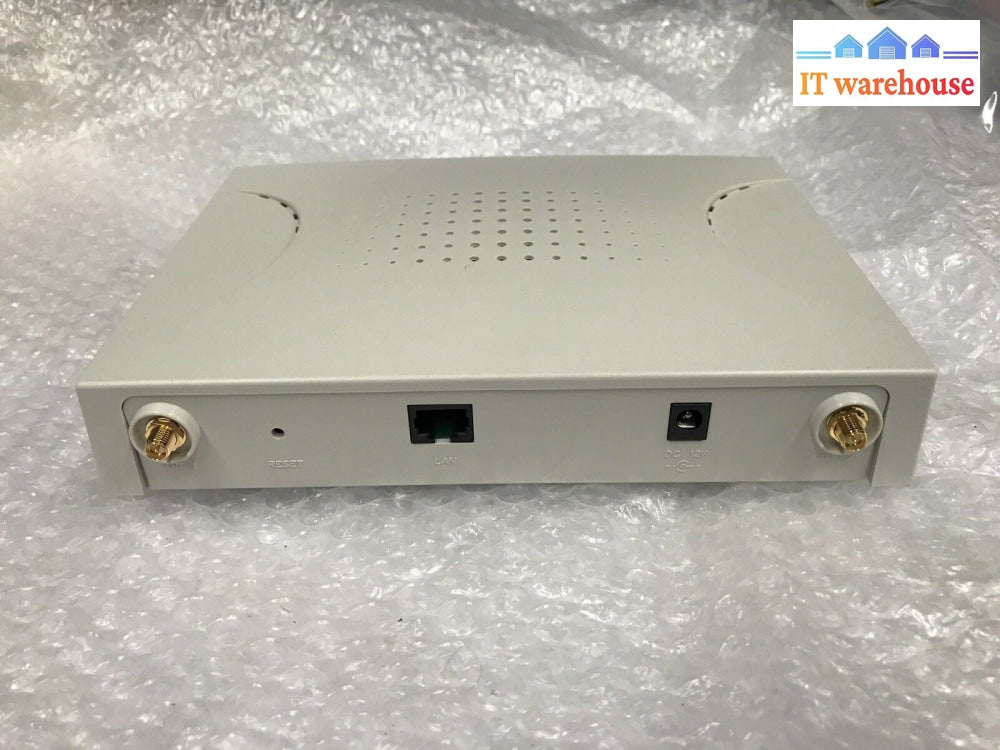 - NEW IN BOX APERTO ROUTER  PM510-25 