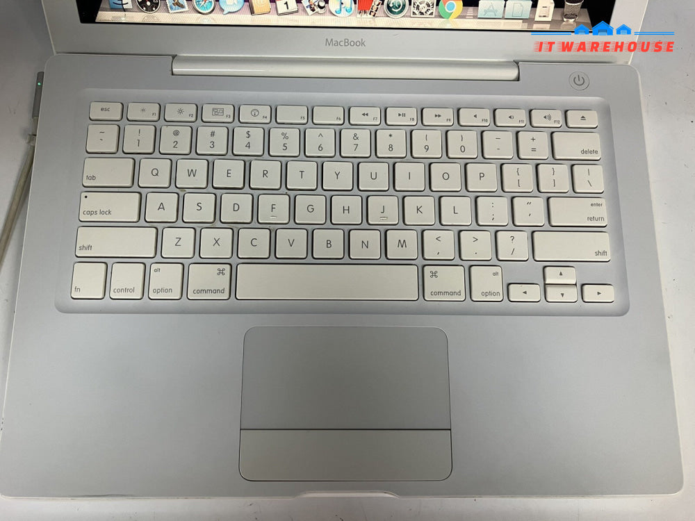 ~ (Nice) Apple MacBook a1181 13.3" Laptop, intel C2D 2.4GHz, 5GB RAM, 160GB HDD