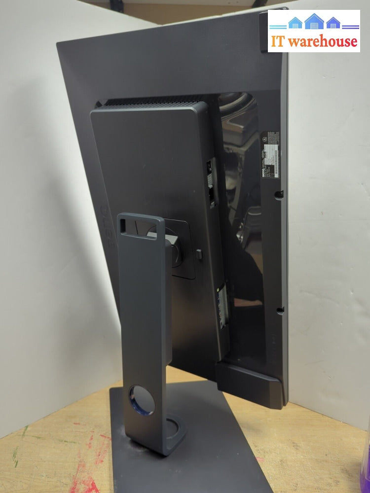 (NICE) BenQ PD3200U-T 32’’ 3840 x 2160 4K 4ms(GTG) IPS Monitor (LOCAL PICK UP)