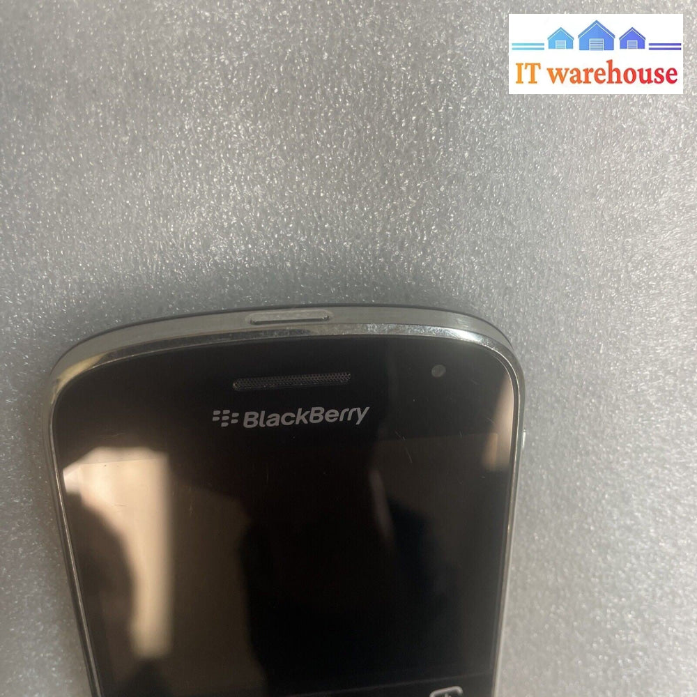 (Nice)  BLACKBERRY BOLD 9900 8G cell phone (carrier: Rogers, Fido)