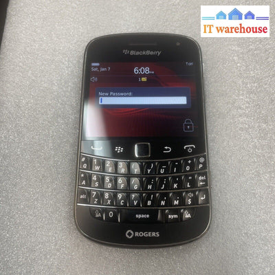 (Nice)  BLACKBERRY BOLD 9900 8G cell phone (carrier: Rogers, Fido)