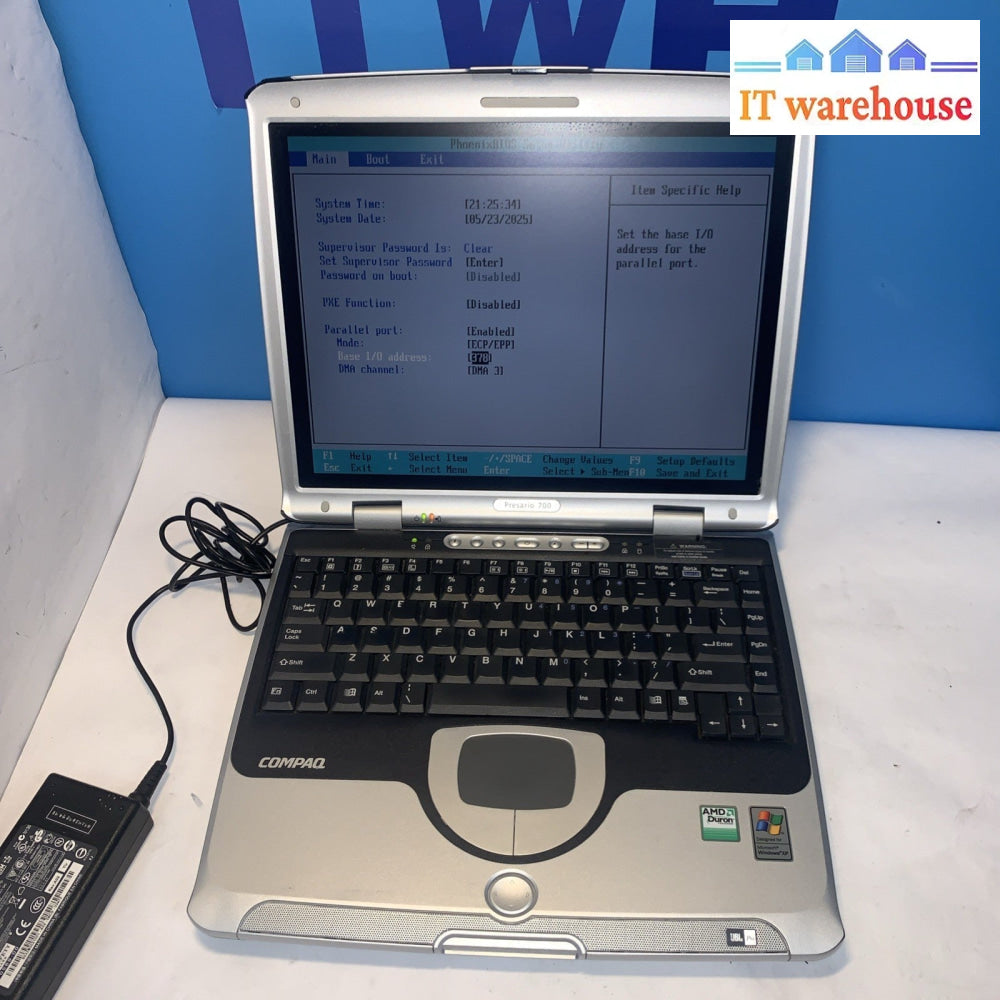 Nice -Compaq Presario 700 Laptop AMD Duron 900MHZ 64MB RAM (NO hard drive/caddy)