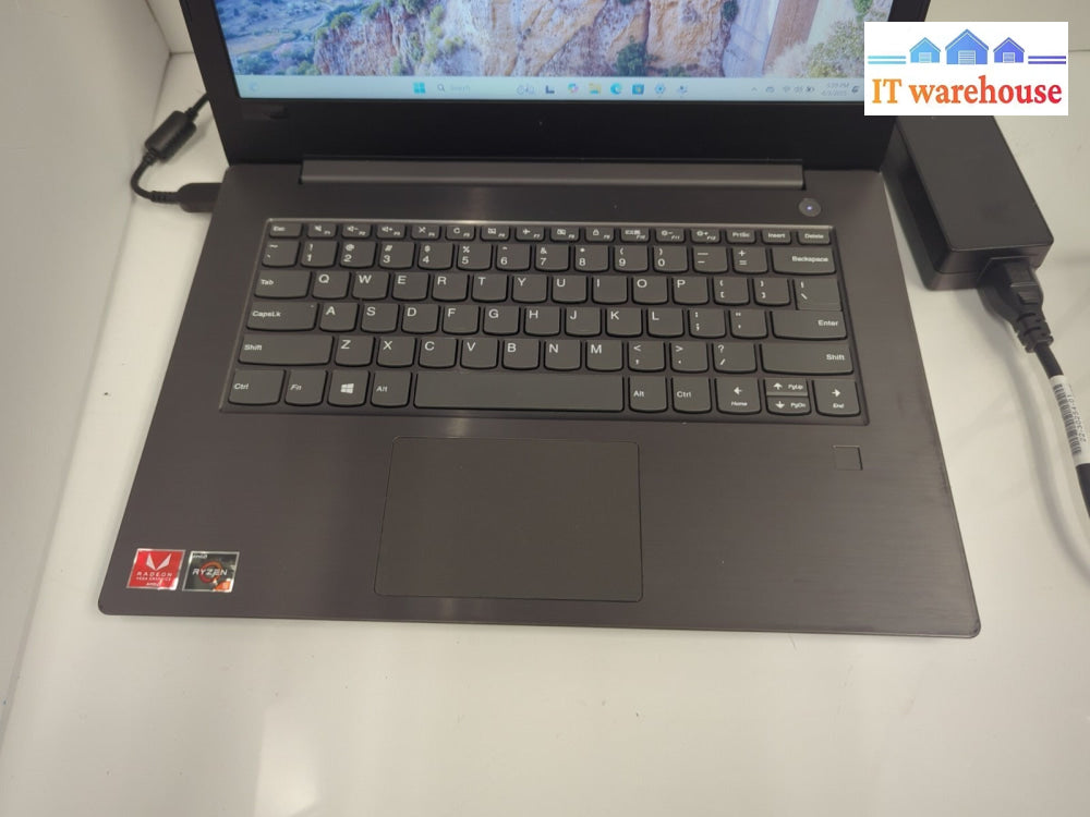 (Nice) Lenovo V330-14ARR 14" LAPTOP AMD Ryzen 5 2500U/ 8GB /256GB SSD/Win11 -