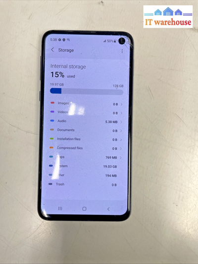 Nice Smartphone Galaxy S10e 128GB Unlocked  with little crack  +