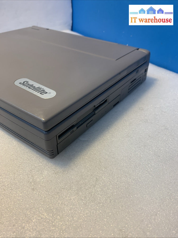 Nice~ Toshiba Satellite 330CDT/4.0 Pentium 64MB 10G Windows 95 (working battery)