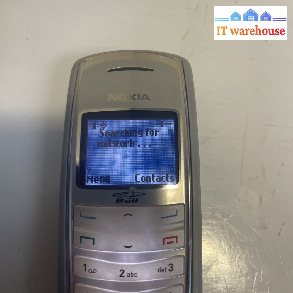 . (Nice) Vintage Nokia 2125i Silver Cell Phone (carrier:Bell)