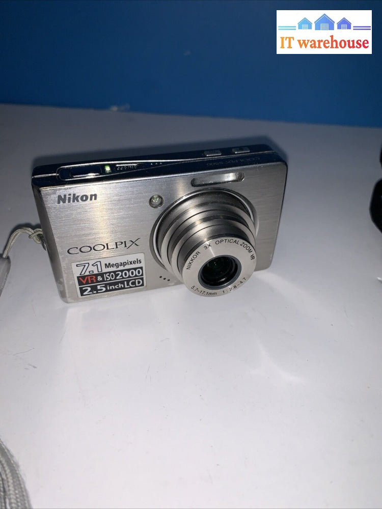 Nikon Coolpix S500 7.1MP Digital Camera 3x Optical Zoom