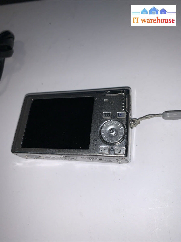 Nikon Coolpix S500 7.1MP Digital Camera 3x Optical Zoom
