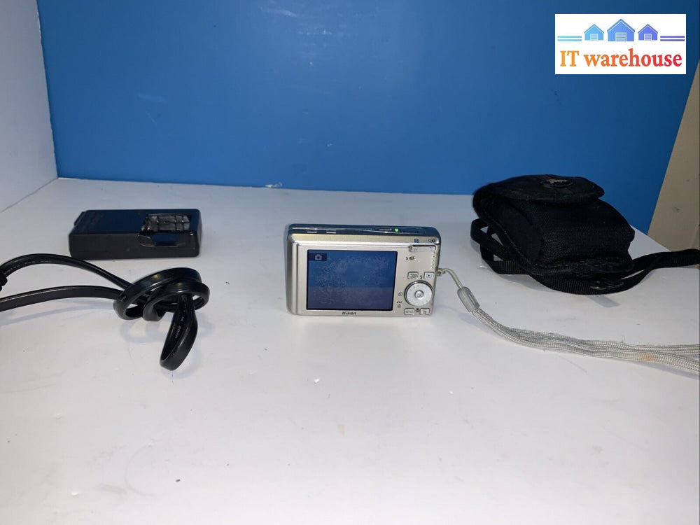 Nikon Coolpix S500 7.1MP Digital Camera 3x Optical Zoom