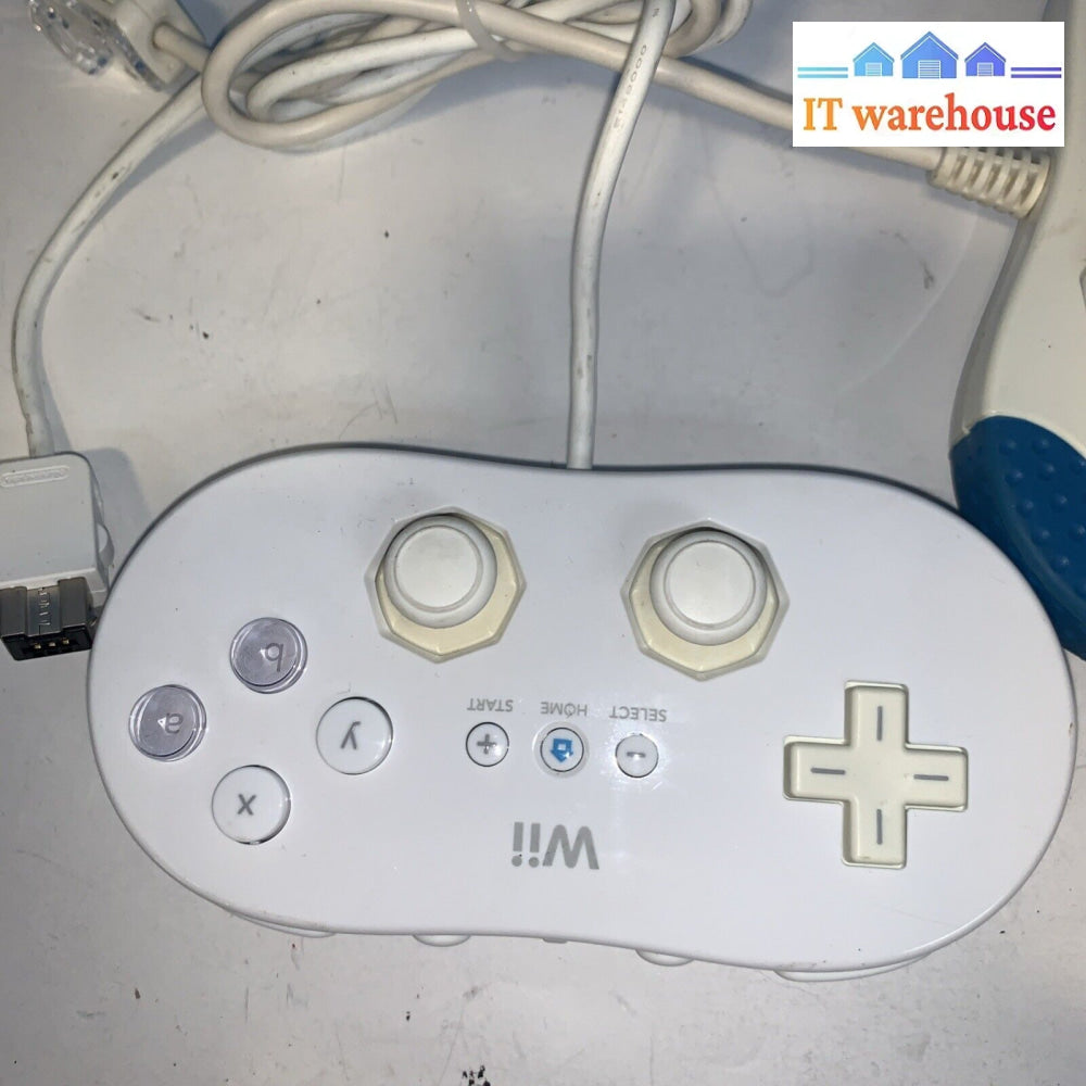 Nintendo Wii Classic Wired White Controller RVL-005 & Intec controller