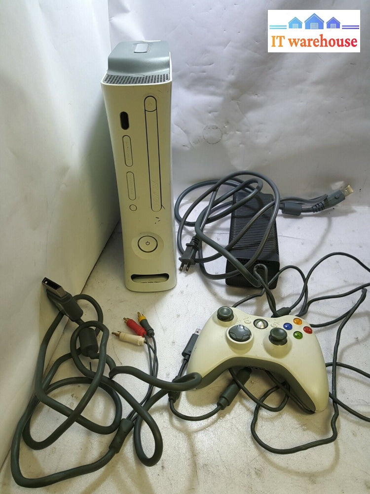 - Old Version Microsoft Xbox 360  Console With Adapter & One Controller(NO HDMI)