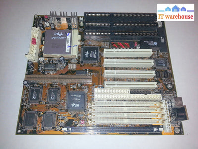 P&Q L-9635-8 ML-1 94V-0 socket-7 Motherboard w/ Intel pentium cpu A80502133