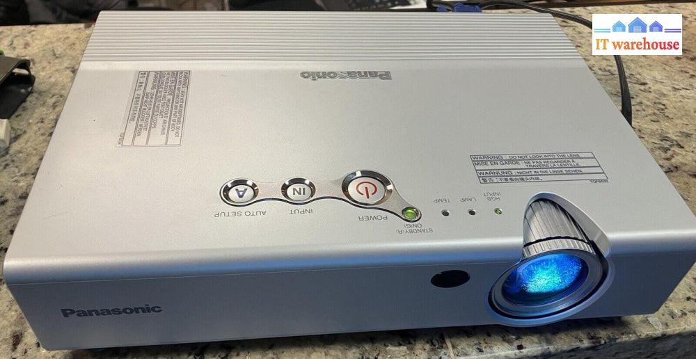 ~ Panasonic PT-LB10U Projector 220 Watts 2,000 Lumens *Tested/Working*