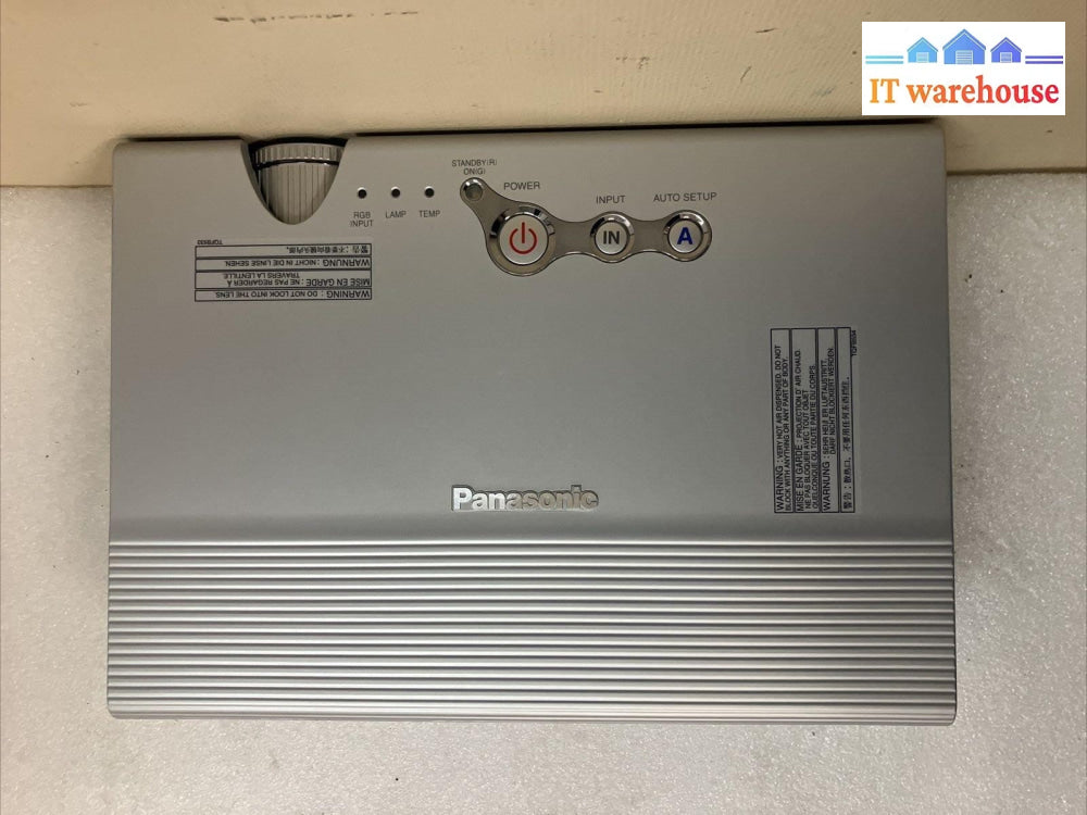 ~ Panasonic PT-LB10U Projector 220 Watts 2,000 Lumens *Tested/Working*