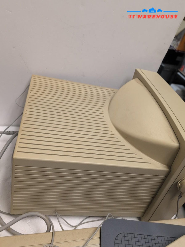 Rare Vintage Apple PC Macintosh LC M0350 With Monitor /Keyboard /Mouse Working -